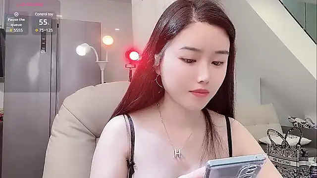 Snapshot of yoyo520- chatting on 03-14-25, 03:04 yoyo520- online show from 03-14-25, 03:04