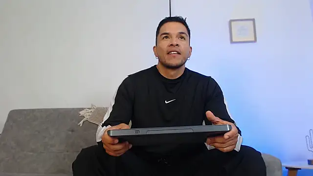 estebandelouis online show from 07-06-26, 11:51