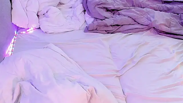 Snapshot of Emy_Kamy chatting on 03-07-25, 12:34 Emy Kamy online show from 03-07-25, 12:34