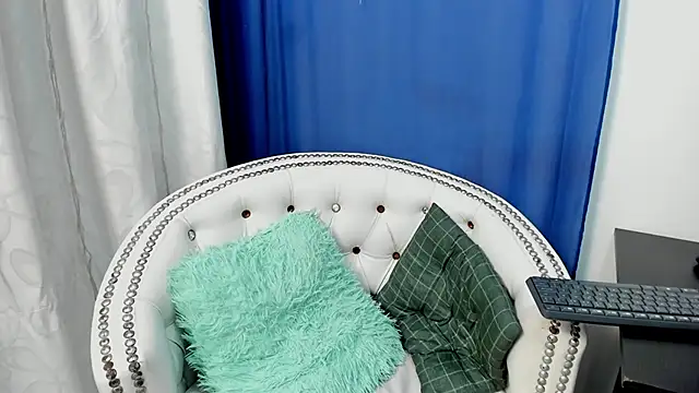 Analia18  online show from 01-14-25, 11:53