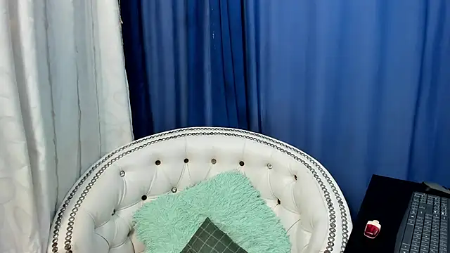 Analia18  online show from 01-27-25, 12:16