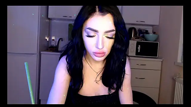 NancyLovee  online show from 12-04-24, 09:46