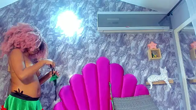 EMMAPARISS online show from 12-22-25, 11:51