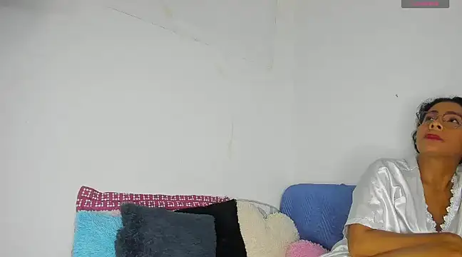 Snapshot of Nenita_Hot_ chatting on 03-18-25, 10:58 Nenita Hot online show from 03-18-25, 10:58