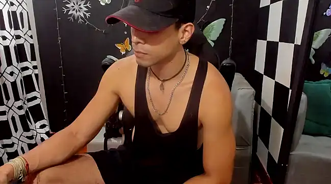 Snapshot of MikeRose94 chatting on 02-16-25, 06:54 MikeRose94 online show from 02-16-25, 06:54