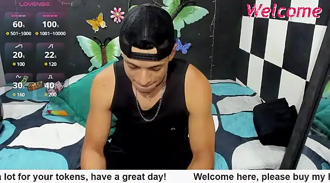 Snapshot of MikeRose94 chatting on 03-14-25, 07:01 MikeRose94 online show from 03-14-25, 07:01