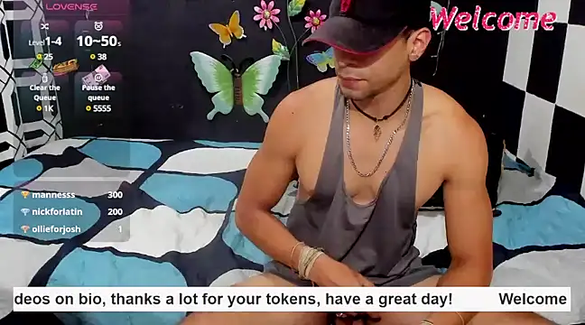 Snapshot of MikeRose94 chatting on 03-22-25, 11:09 MikeRose94 online show from 03-22-25, 11:09