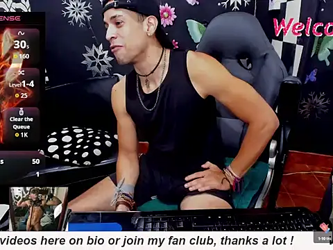 Snapshot of MikeRose94 chatting on 10-08-25, 06:27 MikeRose94 online show from 10-08-25, 06:27