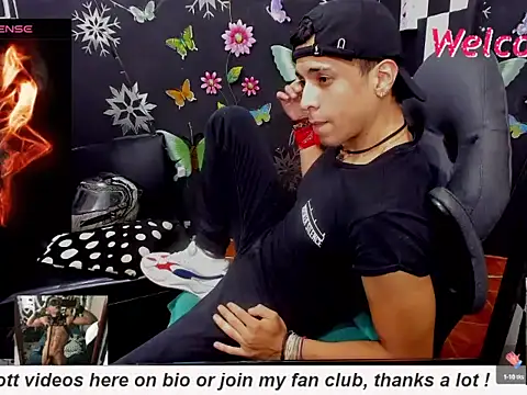 Snapshot of MikeRose94 chatting on 10-10-25, 07:46 MikeRose94 online show from 10-10-25, 07:46