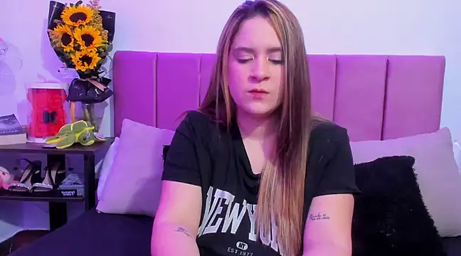 EmmyGray online show from 12-10-24, 06:33