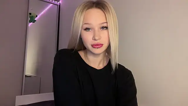 ur molly online show from 12-08-24, 02:49