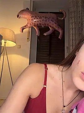 Snapshot of EmilyWi_ chatting on 01-17-26, 06:44 EmilyWi online show from 01-17-26, 06:44