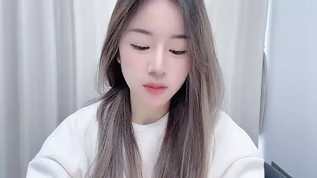 chloe-01 online show from 12-07-24, 04:42