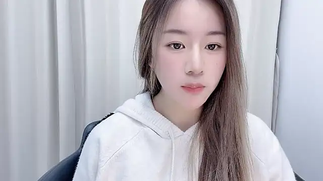 chloe-01 online show from 12-18-24, 12:18