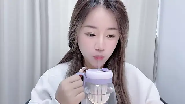 chloe-01 online show from 12-30-24, 04:42