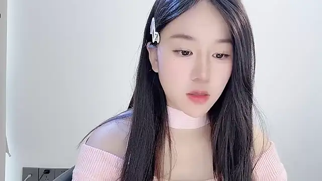 Snapshot of chloe-01 chatting on 11-19-25, 03:17 chloe-01 online show from 11-19-25, 03:17