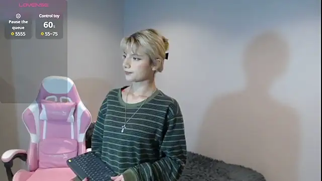 Snapshot of HiScarlett chatting on 01-28-25, 09:41 HiScarlett online show from 01-28-25, 09:41