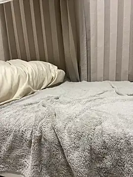 mochi mo chi  online show from 11-25-25, 03:34