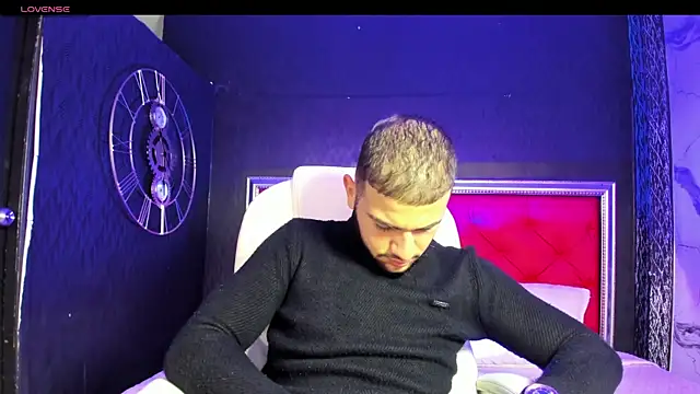 MaximusDick1  online show from 12-06-24, 12:27