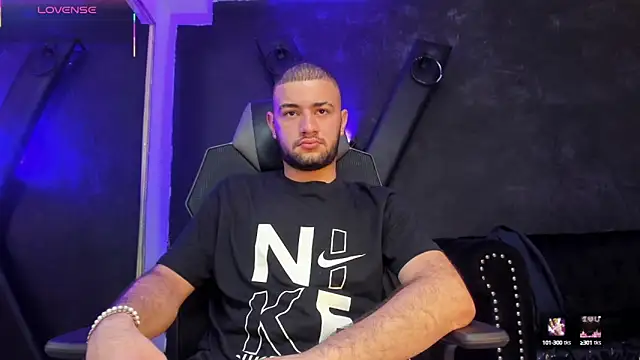 MaximusDick1  online show from 09-16-25, 03:51