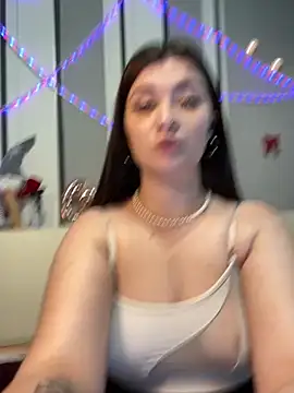 Snapshot of Jadelli chatting on 02-07-25, 09:58 Jadelli online show from 02-07-25, 09:58