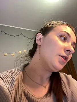 Snapshot of Jadelli chatting on 03-02-25, 07:23 Jadelli online show from 03-02-25, 07:23