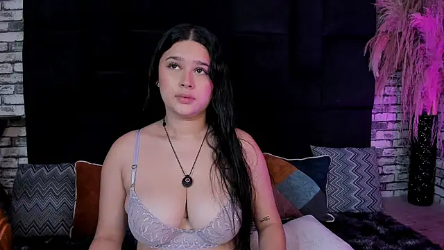 ariadna milano online show from 04-18-26, 12:53