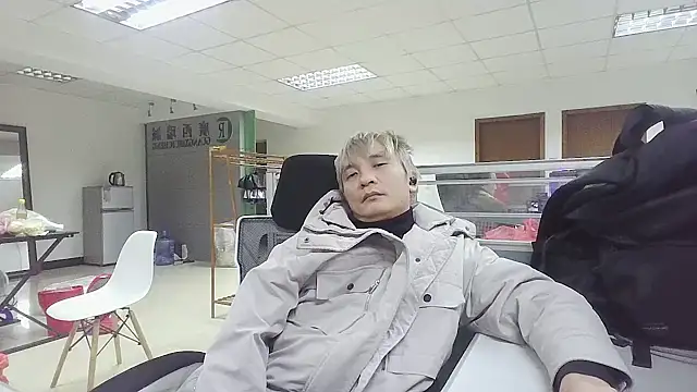 Snapshot of clisssx chatting on 12-16-24, 02:05 clisssx online show from 12-16-24, 02:05