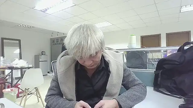 Snapshot of clisssx chatting on 12-20-24, 12:05 clisssx online show from 12-20-24, 12:05