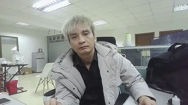 Snapshot of clisssx chatting on 12-21-24, 10:50 clisssx online show from 12-21-24, 10:50