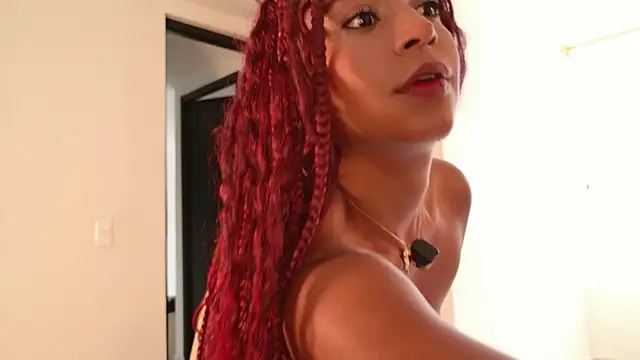 Lorena Vieira  online show from 10-17-25, 05:48