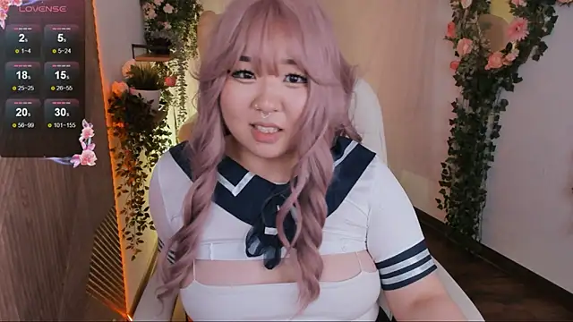 Snapshot of mei_honey_ chatting on 12-15-24, 08:04 mei honey  online show from 12-15-24, 08:04