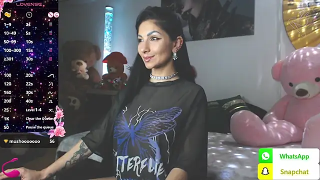 Snapshot of EvelynAisha chatting on 01-27-25, 05:37 EvelynAisha online show from 01-27-25, 05:37