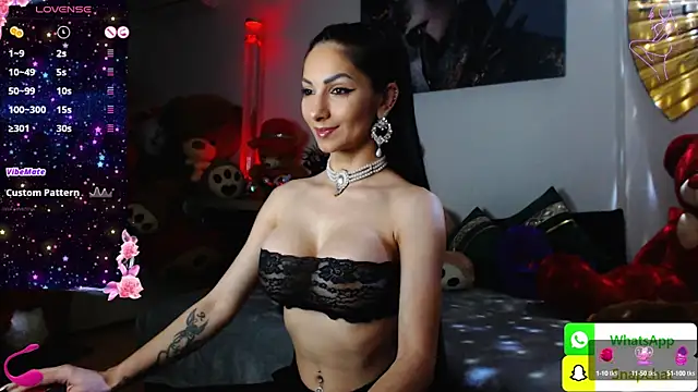 Snapshot of EvelynAisha chatting on 02-23-25, 07:07 EvelynAisha online show from 02-23-25, 07:07