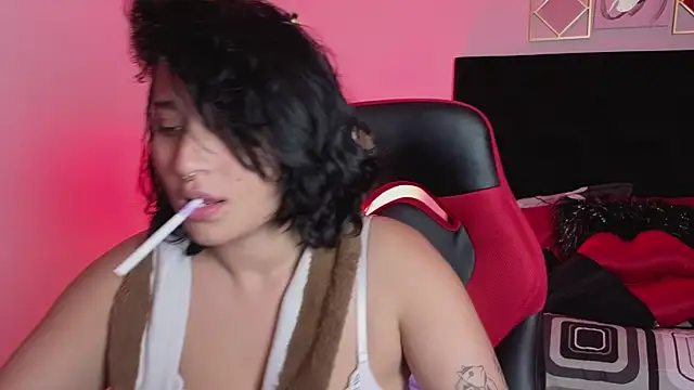 Snapshot of Pauilina chatting on 12-24-24, 06:55 Pauilina online show from 12-24-24, 06:55