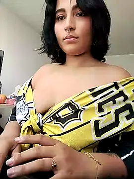 Snapshot of Pauilina chatting on 01-08-25, 07:24 Pauilina online show from 01-08-25, 07:24