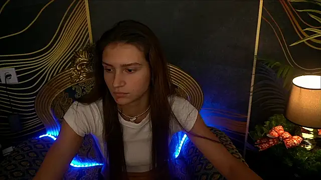 ValeryRoyale online show from 12-20-24, 01:54