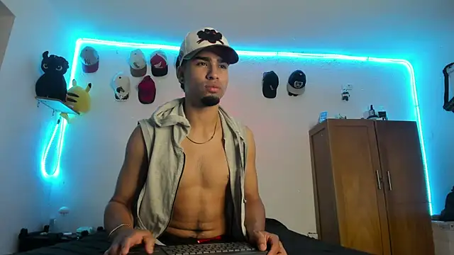 andy 0018 online show from 06-09-26, 01:39