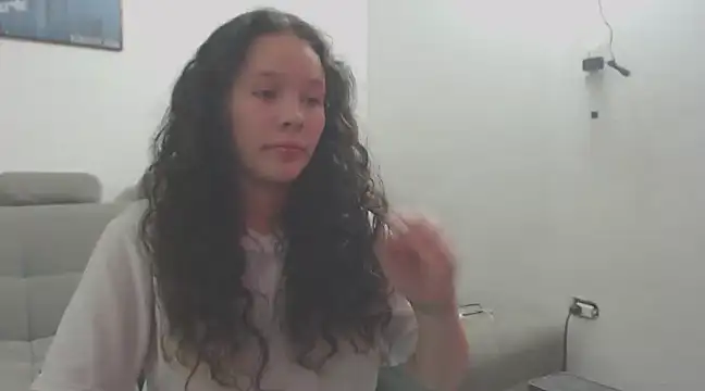 Snapshot of Yeimi360 chatting on 03-09-25, 08:40 Yeimi360 online show from 03-09-25, 08:40