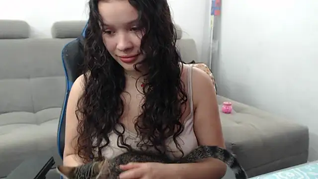 Snapshot of Yeimi360 chatting on 02-17-26, 02:08 Yeimi360 online show from 02-17-26, 02:08