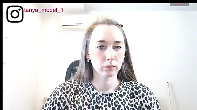 --Model--2 online show from 06-09-26, 12:39