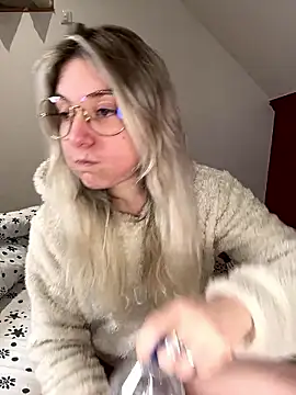 Snapshot of carlaaa chatting on 01-07-26, 09:17 carlaaa online show from 01-07-26, 09:17