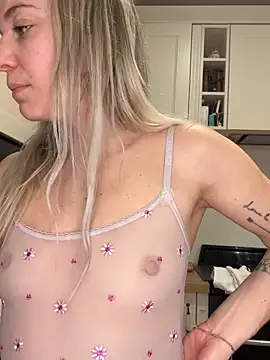 Snapshot of carlaaa chatting on 02-10-26, 09:19 carlaaa online show from 02-10-26, 09:19