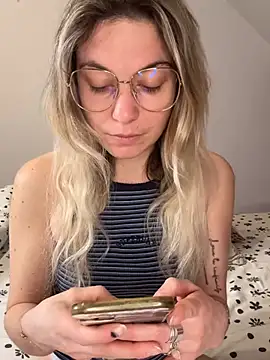 Snapshot of carlaaa chatting on 03-11-26, 09:54 carlaaa online show from 03-11-26, 09:54