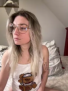 Snapshot of carlaaa chatting on 03-13-26, 10:05 carlaaa online show from 03-13-26, 10:05