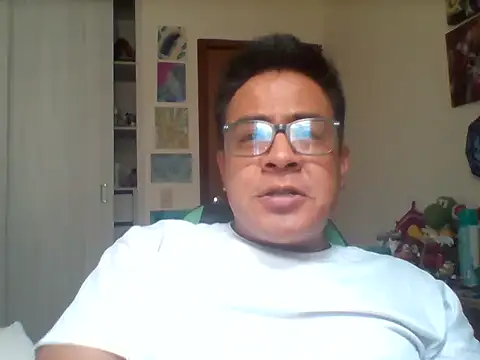 Snapshot of Ratigo69 chatting on 06-23-26, 04:49 Ratigo69 online show from 06-23-26, 04:49