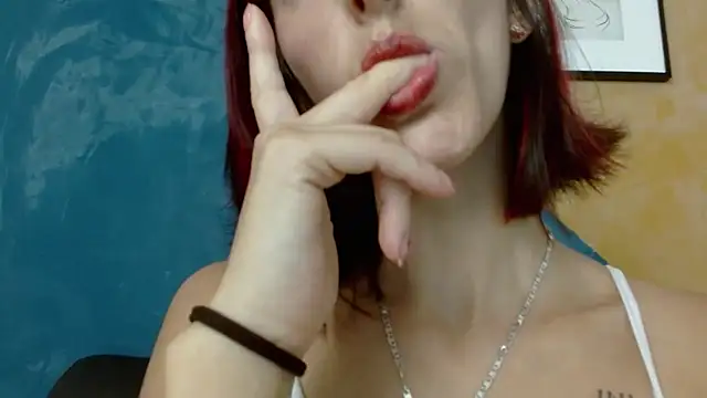 Snapshot of Ambar_Roux_ chatting on 12-29-24, 09:20 Ambar Roux online show from 12-29-24, 09:20
