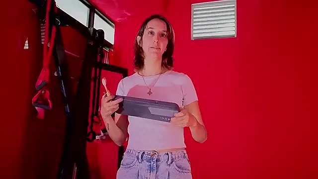 Snapshot of Ambar_Roux_ chatting on 04-27-26, 12:14 Ambar Roux online show from 04-27-26, 12:14