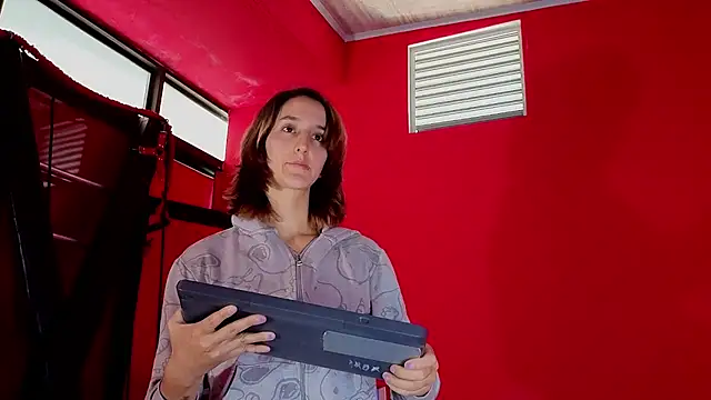 Snapshot of Ambar_Roux_ chatting on 05-09-26, 01:27 Ambar Roux online show from 05-09-26, 01:27