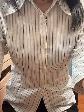 Snapshot of Mei_0906 chatting on 02-07-26, 06:17 Mei 0906 online show from 02-07-26, 06:17